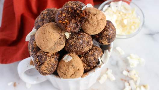Chocolate_Coconut_Energy_Bites-3000x2000.jpg