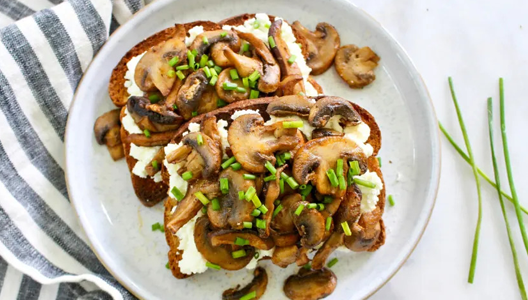 Make This Recipe: Ricotta Toast With Sautéed Mushrooms