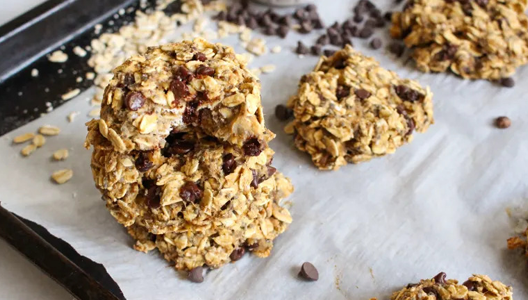 Try This Recipe: Chocolate Chip Oatmeal Cookies