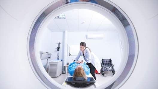 radiation-therapy-GettyImages-1446379566-3000x2000.jpg